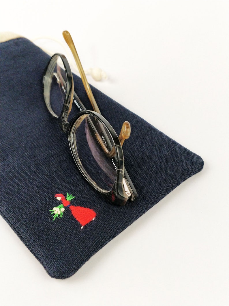 Glasses case, mobile phone cover, manual embroidery, suede lining image 4