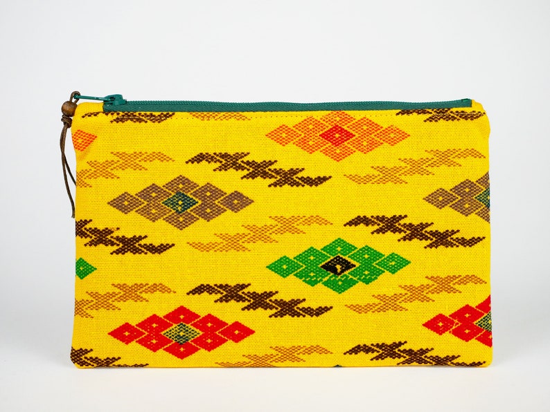 African fabric zipped pouch, green cotton lining, green zipper, tote, pencil case image 5