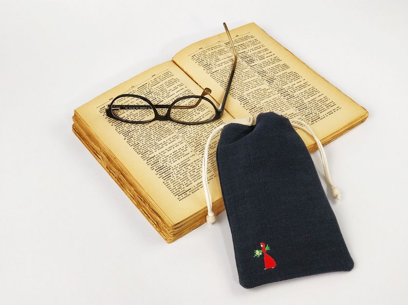 Glasses case, mobile phone cover, manual embroidery, suede lining image 2