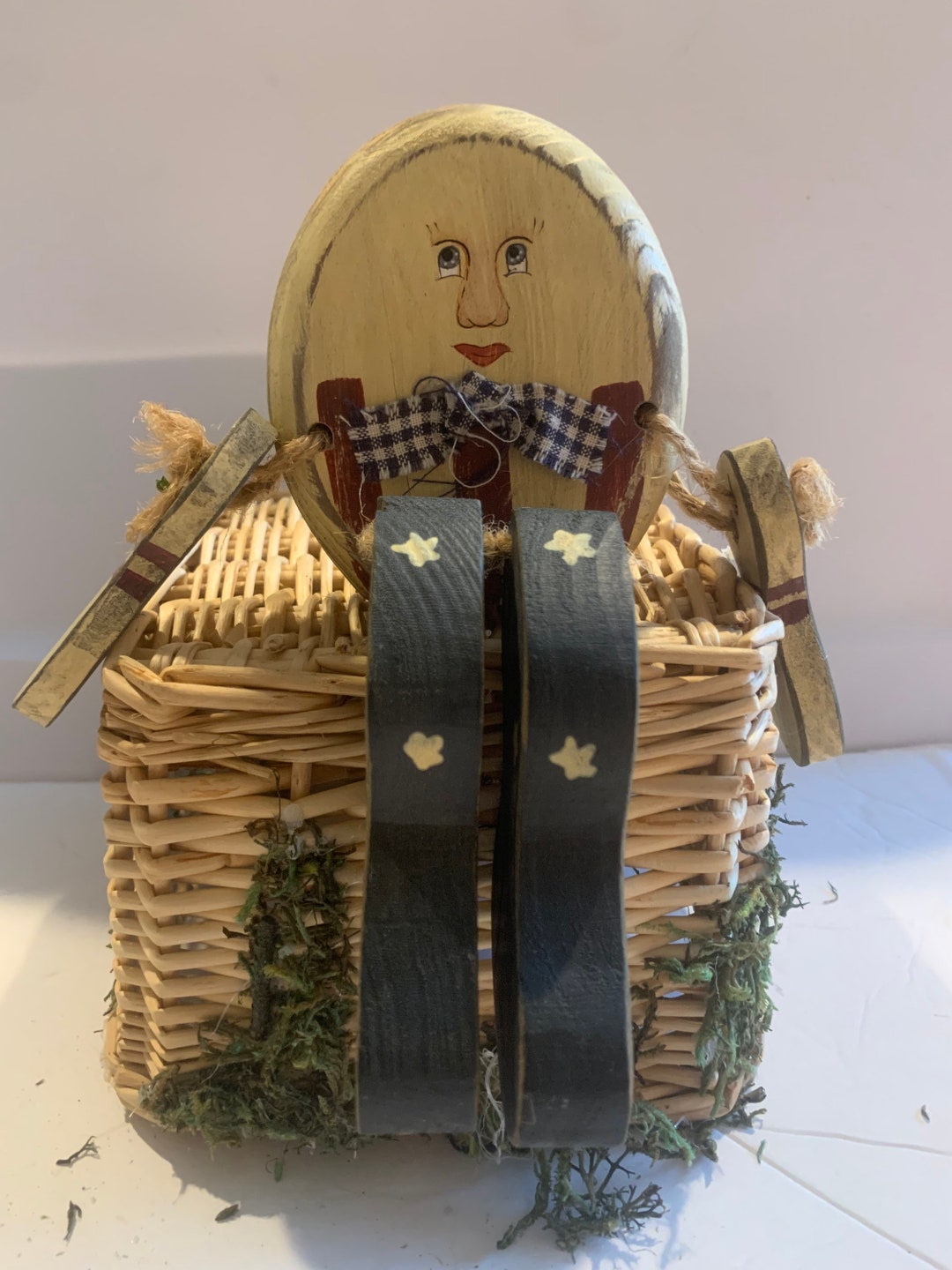 Vintage Wooden Folk Art HUMPTY DUMPTY Shelf Sitter Red Blue Beige Hand