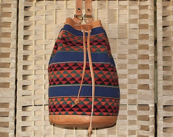 New MUNDO MAYA GUATEMALA Guipil Artesanal Woven Suede Bag/Backpack Large Hand-woven Suede Huipil Backpack From Chichicastenango  main image 3