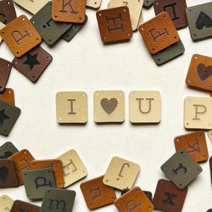 Set of 20 Mini Faux Suede Labels with Letters, Heart or Star – Square Handmade Tags for Knitting, Crochet, Sewing, DIY Gifts