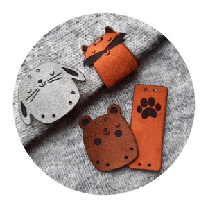 Etichette in finta pelle scamosciata con simpatici animali per articoli fatti a mano; etichette morbide da cucire per vestiti, giocattoli, berretti e coperte per bambini; etichette per progetti di maglieria