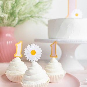 Daisy Party Decor, Daisy Theme, Flower Birthday, Daisy Decoration, Daisy Baby Shower, Retro Party, Hippie Theme, Boho Birthday, Spring Party image 4