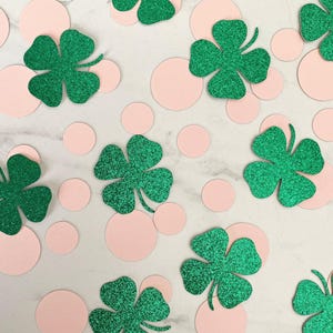 Confeti de trébol, scatter de mesa de San Patricio, cumpleaños de un afortunado, baby shower con amuleto de la suerte, despedida de soltera con suerte enamorada, trébol de San Patricio