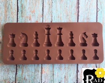 Chess 16 Peice Cavity Silicone Mold