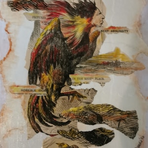 Arte original da colagem sem moldura no artista BRITÂNICO dos meios mistos do cartão de tamanho A4. Arte acessível exclusiva para sua coleção. Desenho satírico vintage