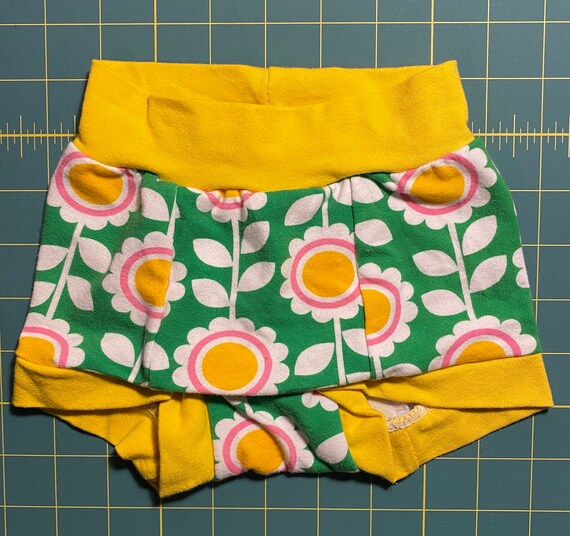 RTS Tuck Buddies 1.0 KIDS - daisy print underwear with organic cotton fleece lining in the front for transgender girls - kiddo size 4