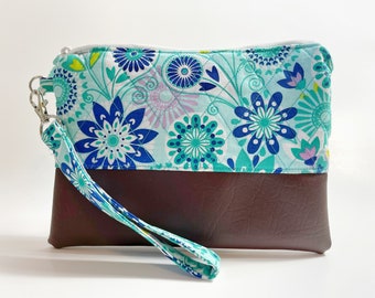 Wristlet Clutch Purse -  Clutch Bag - Phone Purse -Grab N Go, Zipper Pouch - Bridesmaid Gift - Quilted handbag