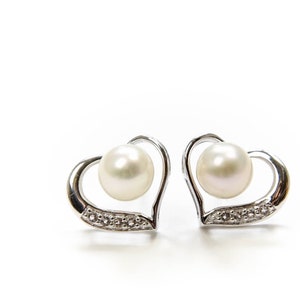 Mariée. Perles. Coeur. Larme. Boucles d'oreilles sur cartes. Merci. Cadeau pour elle. Cadeau pour la mariée. Cadeau pour demoiselles d'honneur. Moins de 25 ans. Silverstud