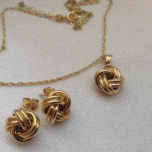 Rose Gold plated 925 sterling silver pendant necklace set. Gold plated 925 sterling silver pendant necklace set. Gift for her.