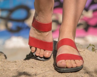 Sandalias de cuero rojo hechas a mano: zapatos planos de verano con tiras estilo griego