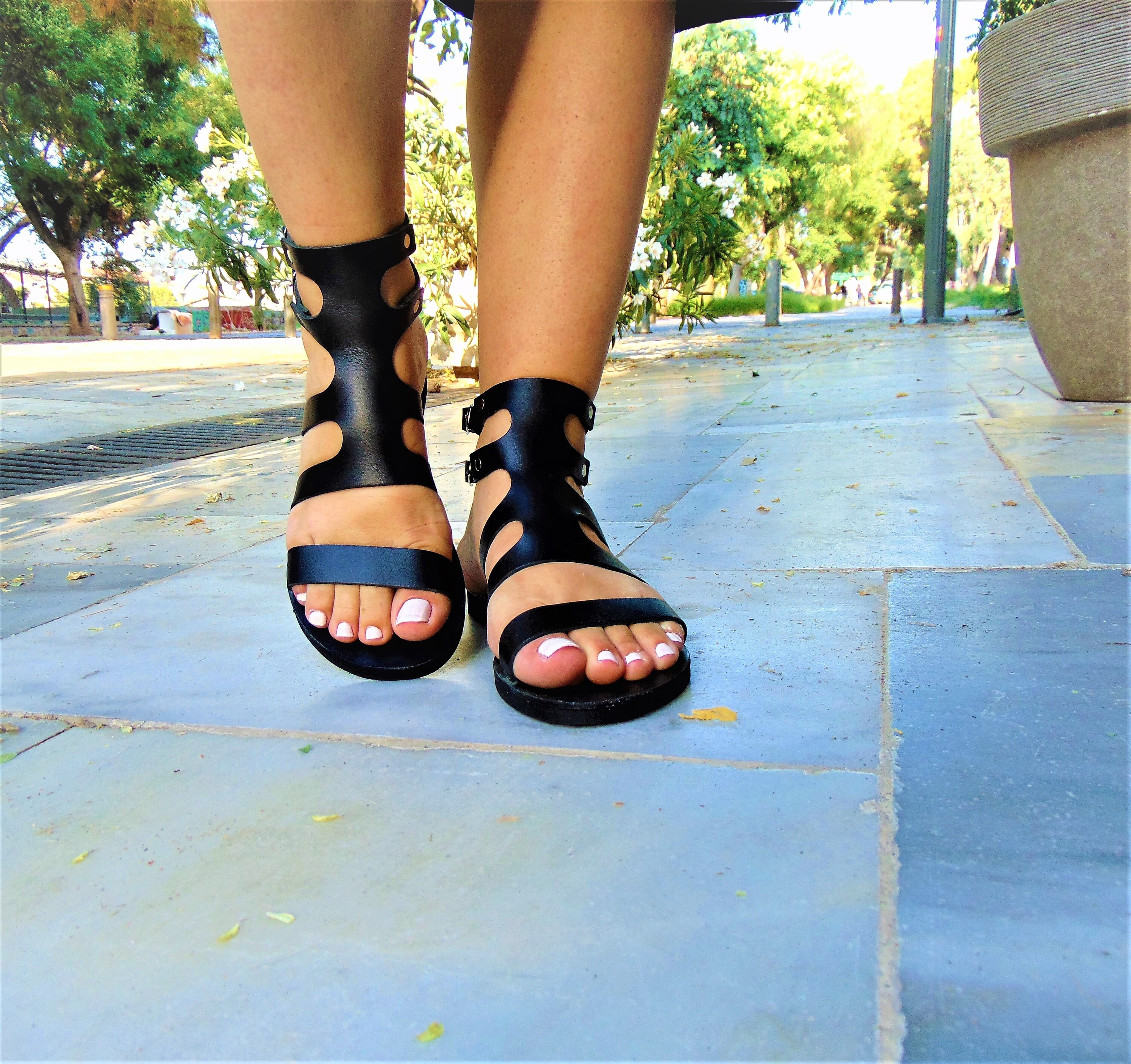 Black Farniento leather sandals