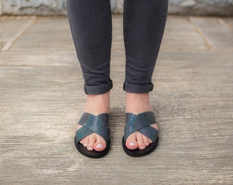 Criss Cross Sandalen, griechische Ledersandalen, Slides Sandalen, Sandalen Frauen, Sommerschuhe, flache Sandalen, handgemachte Sandalen, Geschenk für sie