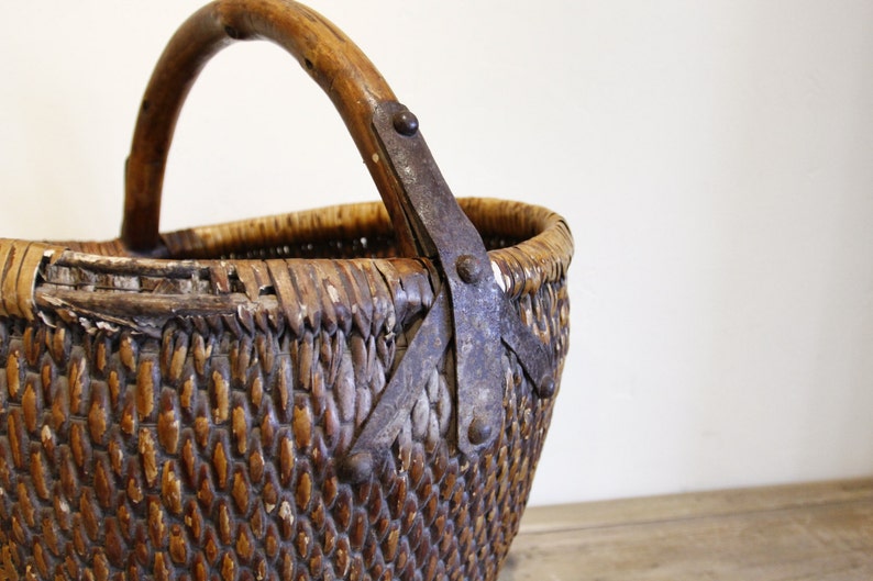 Antique Chinese Willow Basket, Vintage Wooden Handle Basket image 3