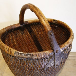 Antique Chinese Willow Basket, Vintage Wooden Handle Basket image 4
