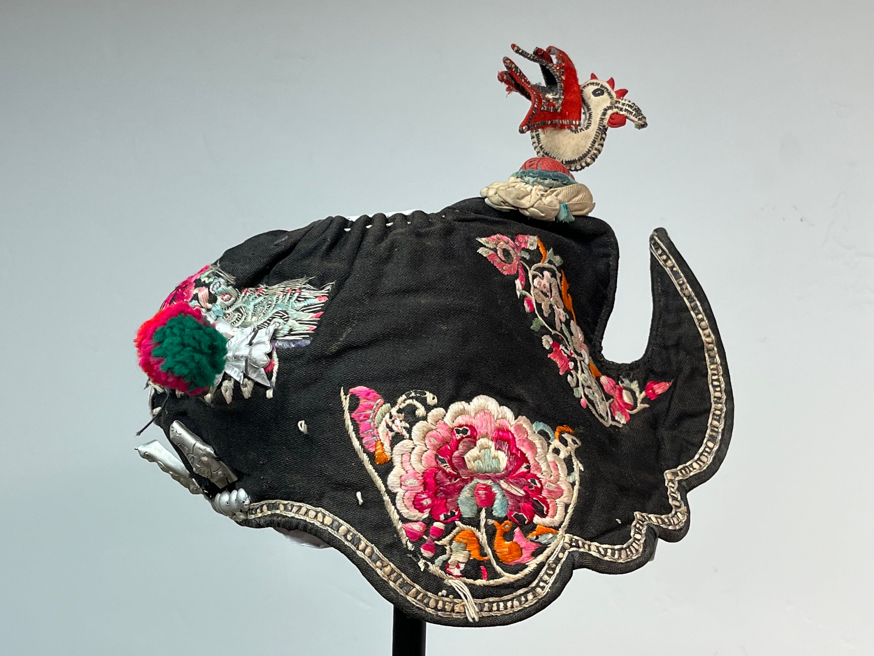 中国 アンティーク 1900年代初期 伝統的な刺繍帽子 希少 骨董 【公式通販】