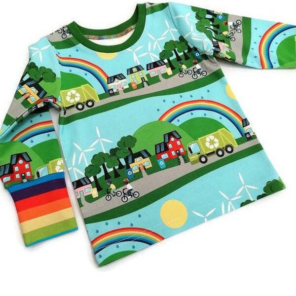 Eco warrior Bio-Baumwolle Baby und Kinder T-Shirt, grüner Druck, umweltfreundliche Kinderkleidung, Radfahren, Recycling und Regenbogen Druck