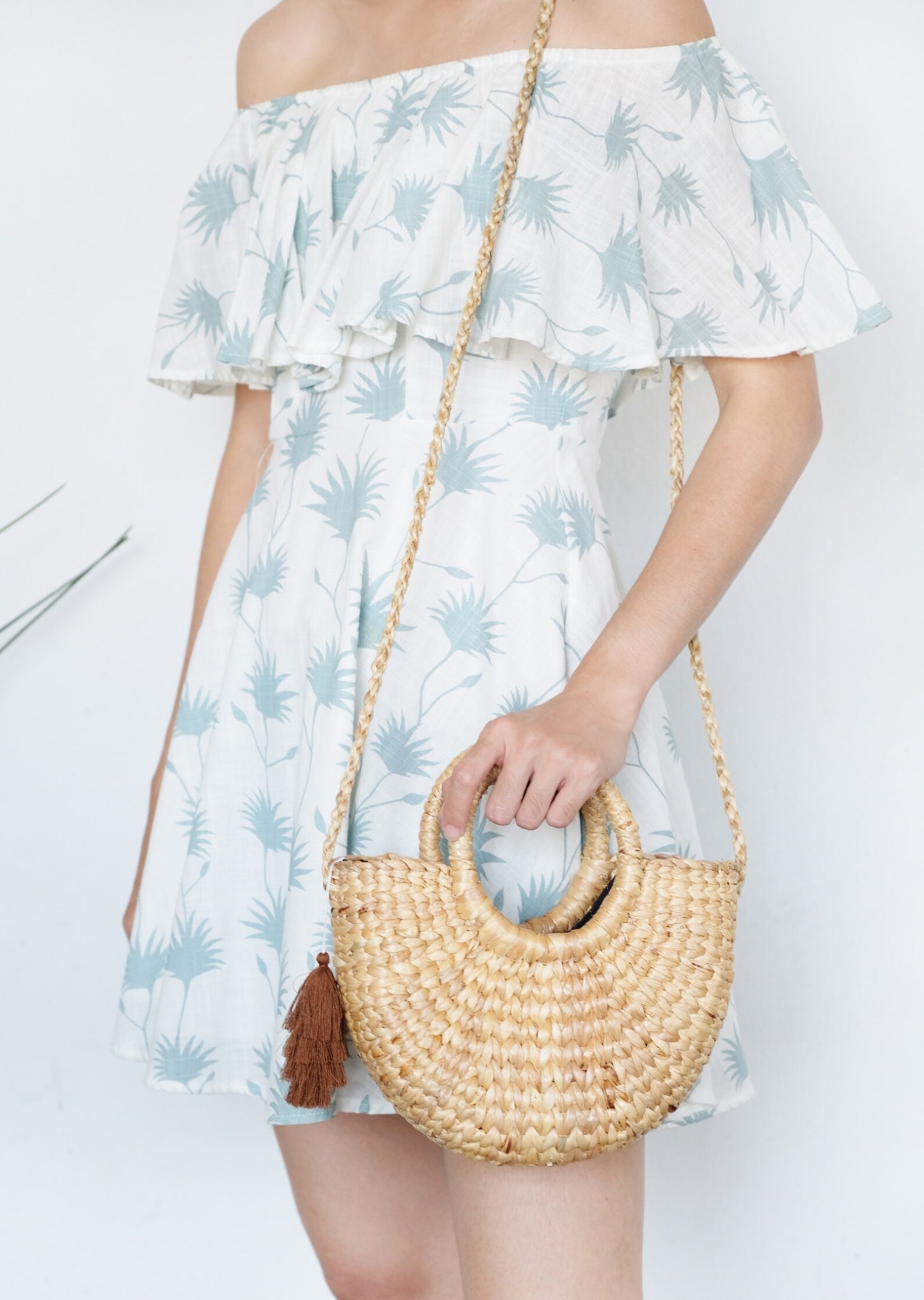 Ribbon Shoulder Straw Bag main image 0