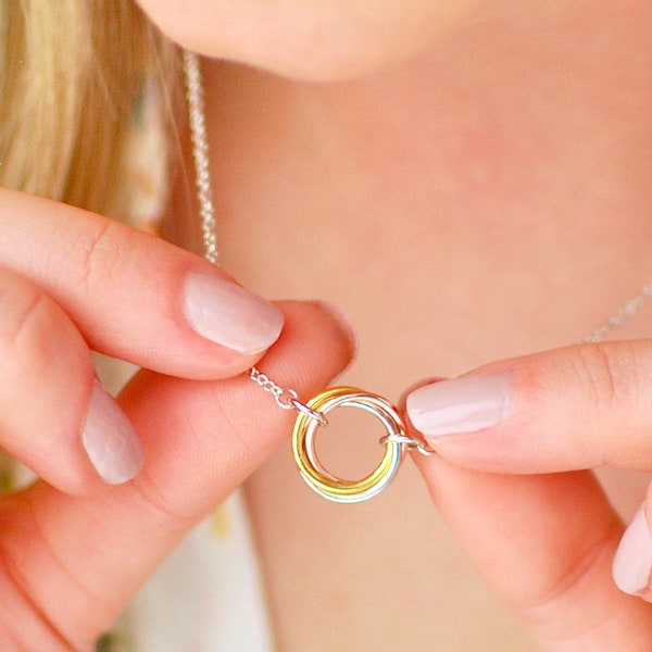 Love Knot Necklace Etsy