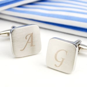Gemelos personalizados con inicial de plata cepillada, gemelos con letras del alfabeto para hombre, gemelos cuadrados de plata, gemelos de boda, regalo para el Día del Padre