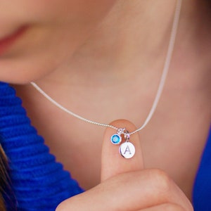 Collar personalizado con inicial y piedra de nacimiento para niña, hecho a mano, regalo para el cumpleaños número 13 y 16 de niña, collar para niños, colgante con dije para niños