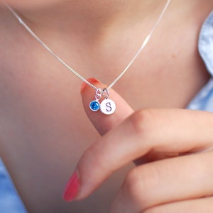 Collier avec pierre de naissance initiale en argent sterling avec chaîne de 46 cm (45,7 cm), mini pendentif personnalisé à breloques lettre initiale, disque lettres alphabet, bijoux de initiale