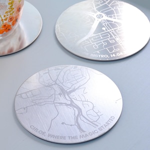 Sottobicchiere con posizione della mappa incisa, regalo di anniversario personalizzato