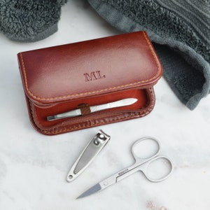 Kit manicure uomo personalizzato, set toelettatura uomo, regalo compleanno uomo, sposo, regalo testimone, regalo fidanzato, set toelettatura ragazzi monogramma immagine 1