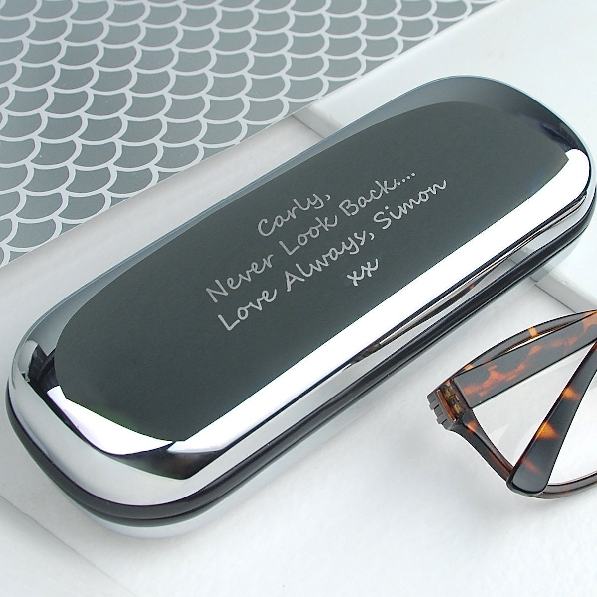 Personalised Glasses Case Hard Box Chrome Engraved Birthday -  Israel