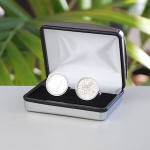 Gemelos de seis peniques de la suerte en caja personalizados, elija el año 1947 a 1967, ficha de la suerte, regalo de buena suerte, regalo de cumpleaños número 60, 70 para él