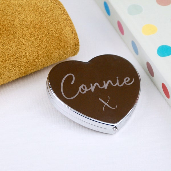 Miroir compact en forme de coeur avec prénom, miroir pour sac à main, miroir en forme de coeur avec prénom personnalisé, beau cadeau pour une amie, mère du marié