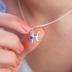 Collier sur mesure avec initiales en argent et pierres de naissance, collier avec lettres en argent sterling, pendentif alphabet, bijoux d'initiale personnalisés
