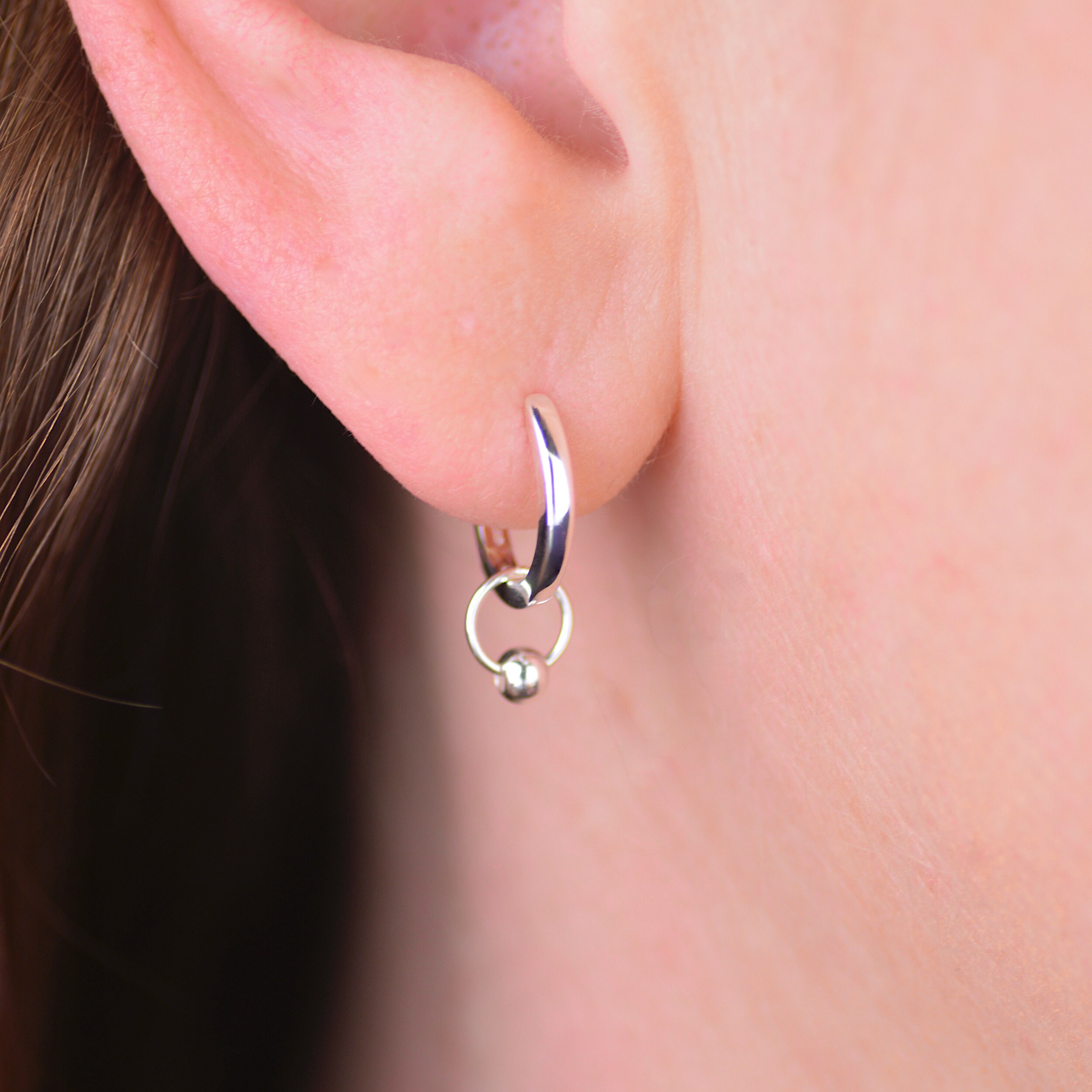 Orecchini A Cerchio Con Pendente A Pallina - Argento 925‰ - Spessore 1,2 Mm, Cerchio 14 Mm - Nickel Free E Anallergici - 2