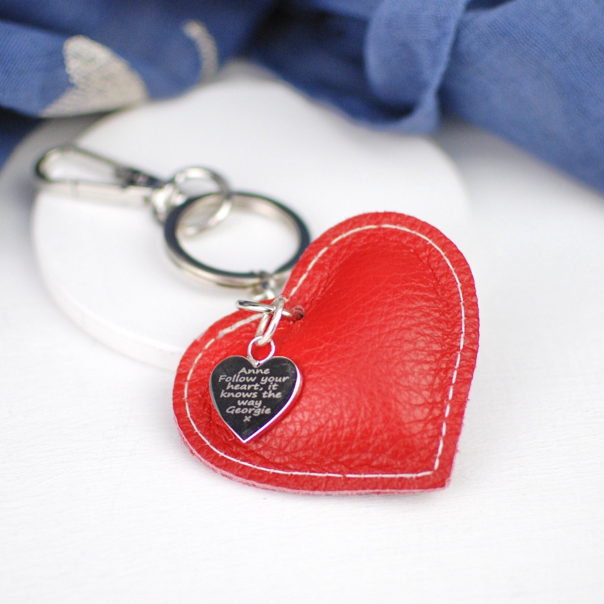 FABACH Portachiavi a forma di cuore con incisione in pelle – Ciondolo portafortuna auto guida attenta – Drive safe handsome I need you here with me, Nero , taglia unica, Elegante