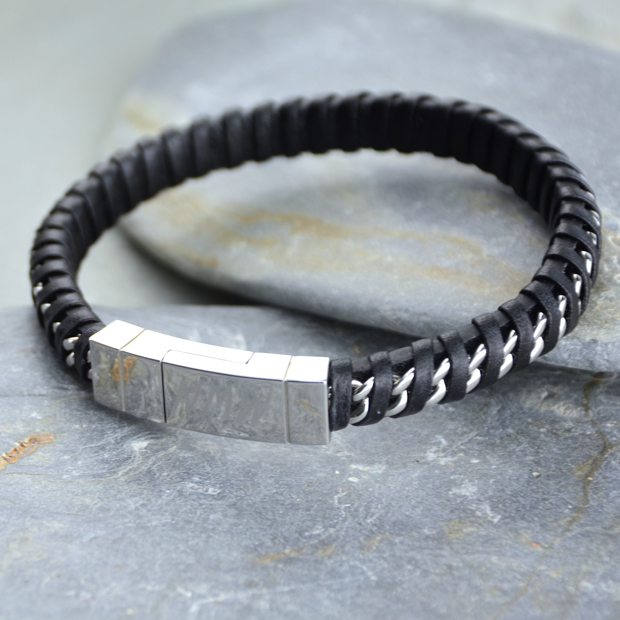 Bracciale in pelle intrecciata nera per uomo e donna