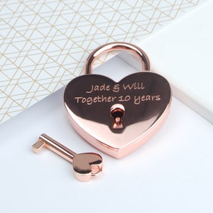 Candado de amor con forma de corazón de oro rosa personalizado, candado de amor grabado, símbolo de amor, regalo de compromiso, regalo para enamorados, símbolo de amor personalizado, candado de puente