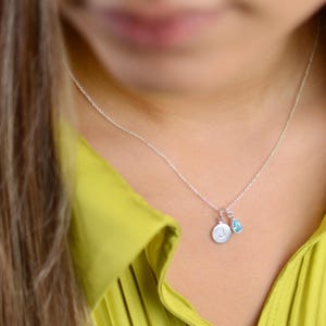 Collar con inicial de plata personalizado en forma de lágrima y piedra natal, cadena de 18", colgante con letra del alfabeto para mujer personalizado, joyería de cumpleaños para mujer