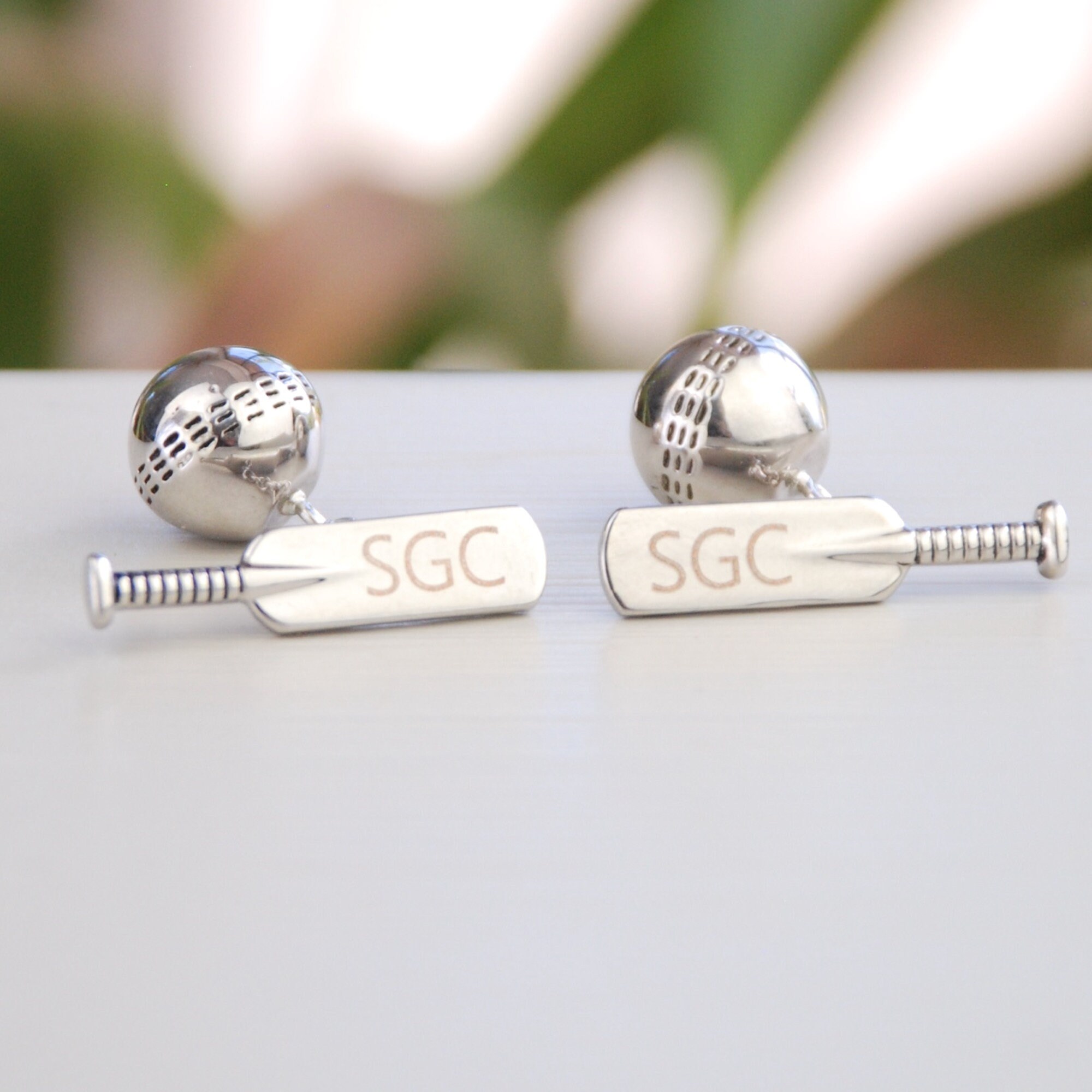 Select Gifts Cuff Links Cricket Cufflinks~Sporting Six Cufflinks Hand Made Pouch Select Gifts Cuff Links Cricket Cufflinks~Sporting Six Cufflinks Hand Made Pouch