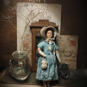 Adorno navideño de algodón hilado al estilo antiguo con forma de muñeca pequeña – adorno para árbol de Navidad hecho a mano con guata de algodón, regalo para coleccionistas