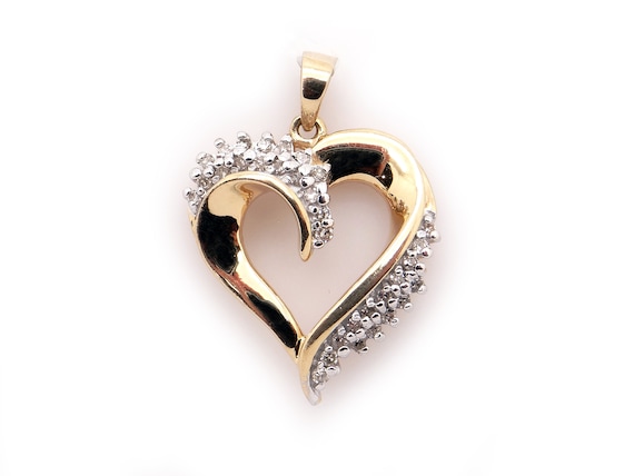 14k Yellow Gold .32ct Round Cut Diamond Heart Clu… - image 1