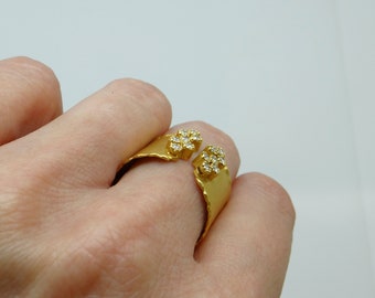 Marika 14k Yellow Gold .28ct Round Natural Diamond Bezel