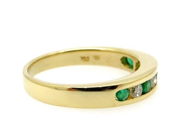 18k Yellow Gold Round Emerald Diamond 4mm Wide Dome B… - Gem