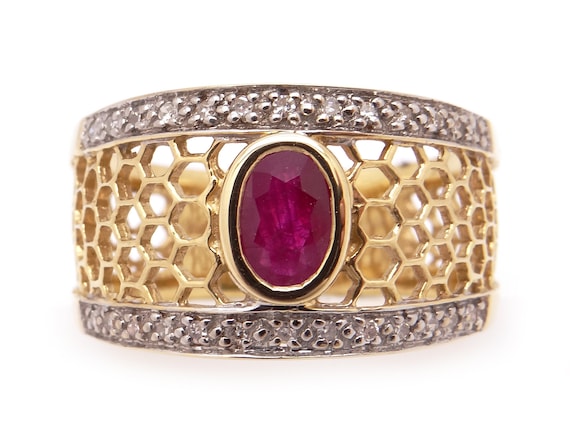 Exceptional 18k Yellow Gold .76ct Oval Cut Ruby R… - image 1