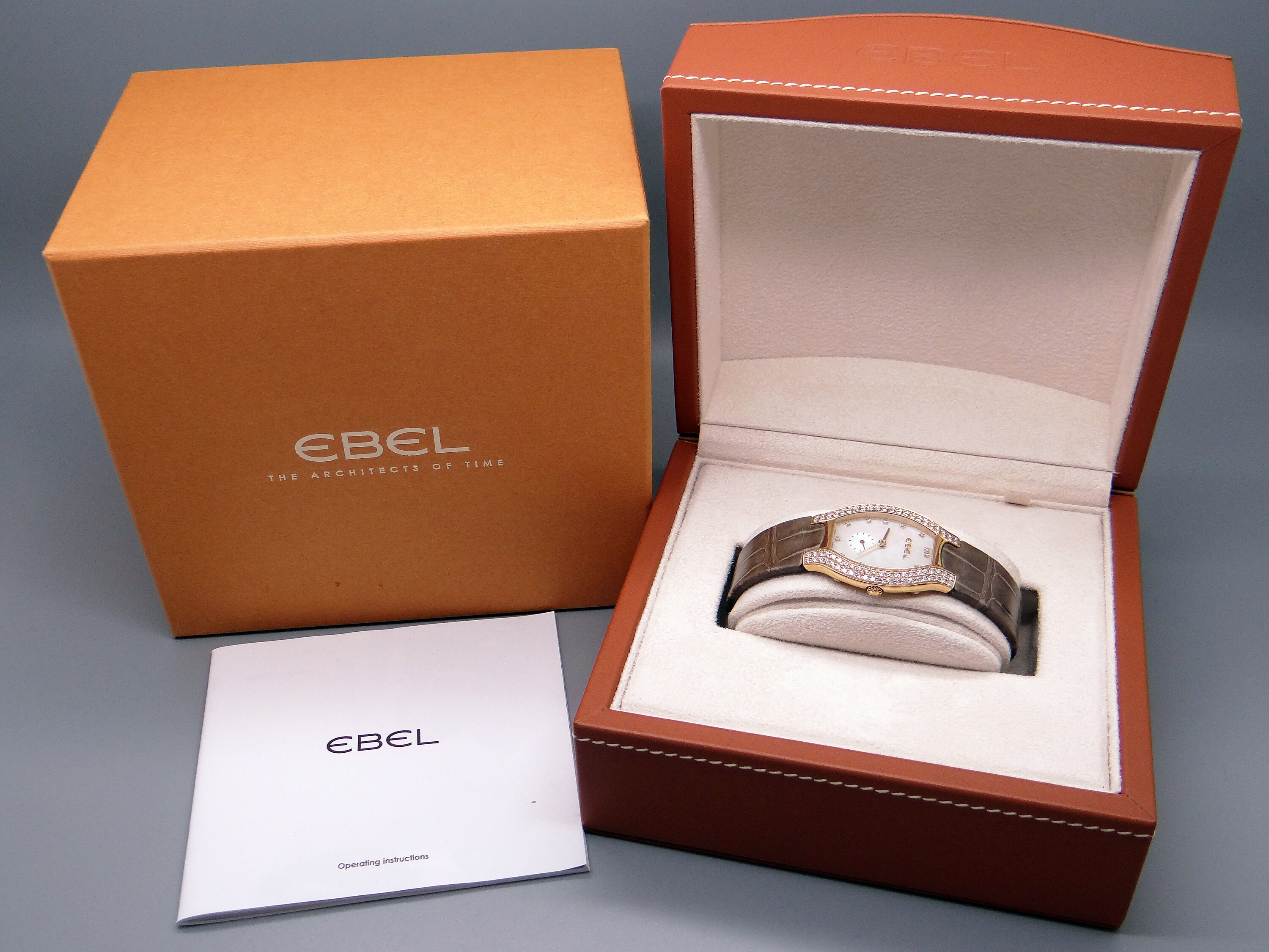 Gorgeous Classy Ladies Ebel Beluga Tonneau 18k Yellow Gold
