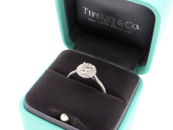 TIFFANY & CO. AUTHENTIC .53CT ROUND BRILLIANT PLATINUM SOLITAIRE ENGAGEMENT  RING - Hawaii Estate & Jewelry Buyers