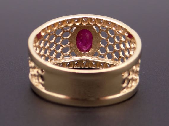 Exceptional 18k Yellow Gold .76ct Oval Cut Natura… - image 4