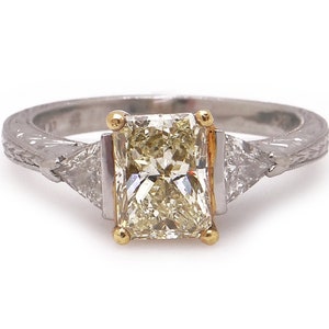 Platinum 18k Yellow Gold Radiant Cut 1ct Fancy Yellow Diamond Three Stone Engagement Promise Anniversary Ring GIA Certificate bild 1