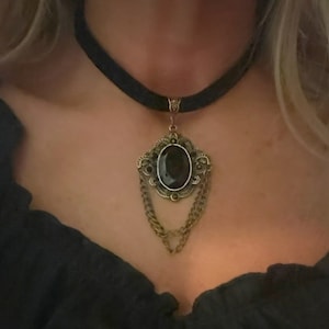 Victorian Necklace/Victorian Choker/renaissance necklace/renaissance choker/black velvet necklace/mid century jewelry