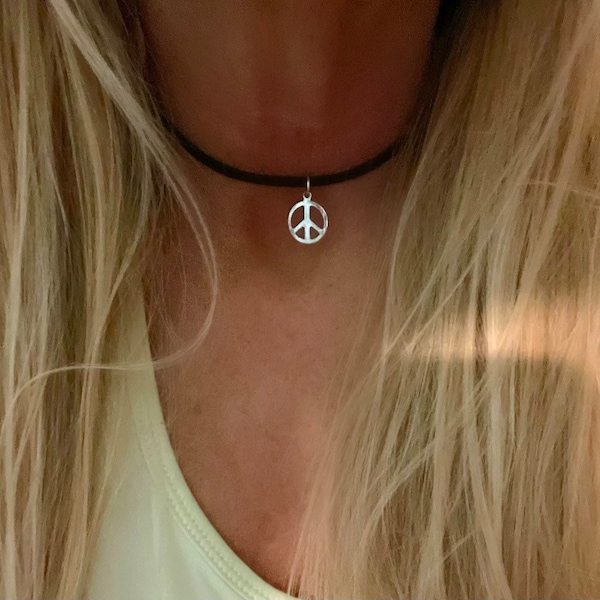 Peace sign choker/Choker/Hippie necklace /Hippie Choker/Peace Sign necklace/Boho choker/Black Suede Choker